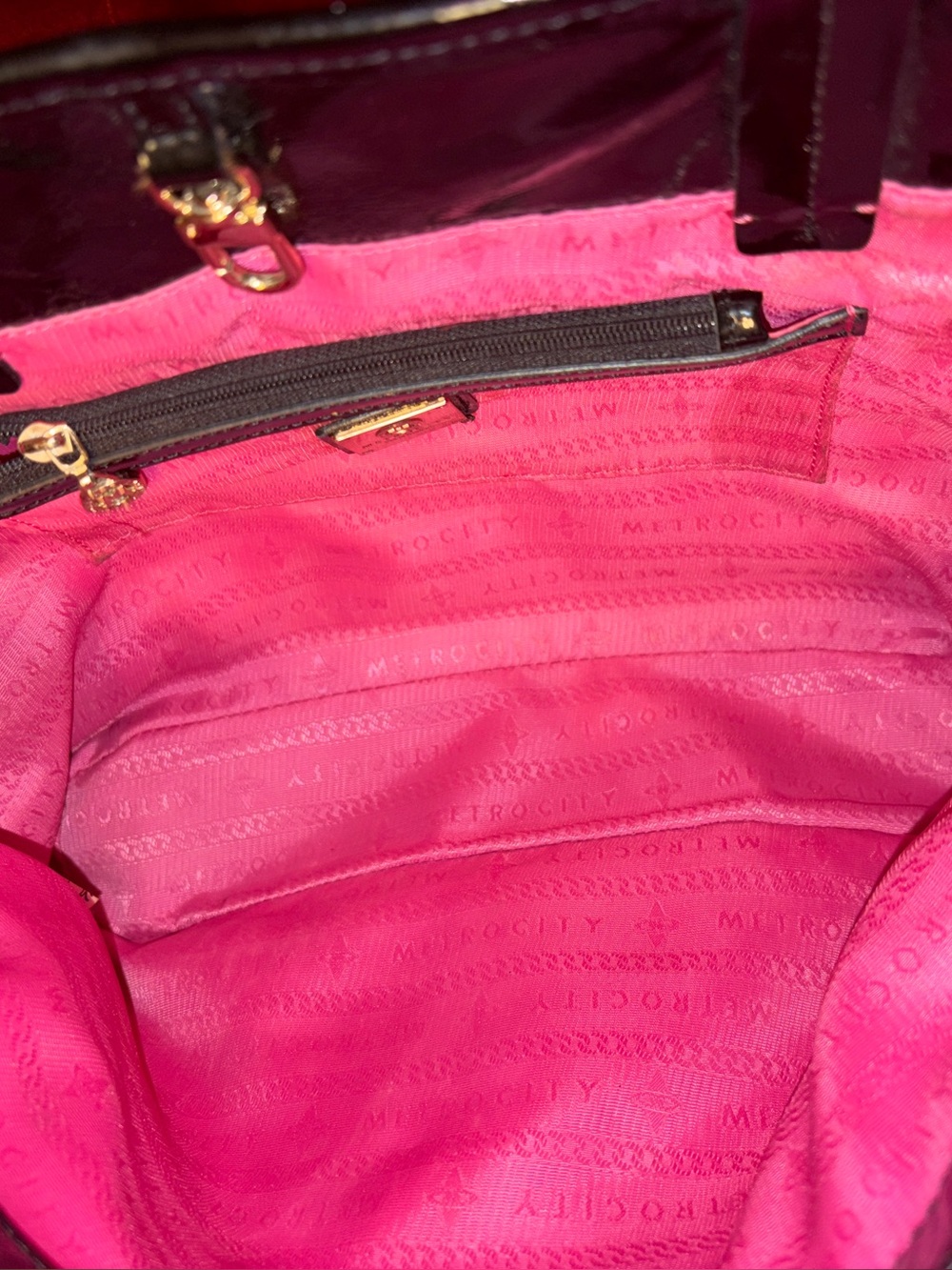 Metrocity with COA - Jual Black Tote with Tassel Charm and Embossed Monogram - Picture 4 of 12
